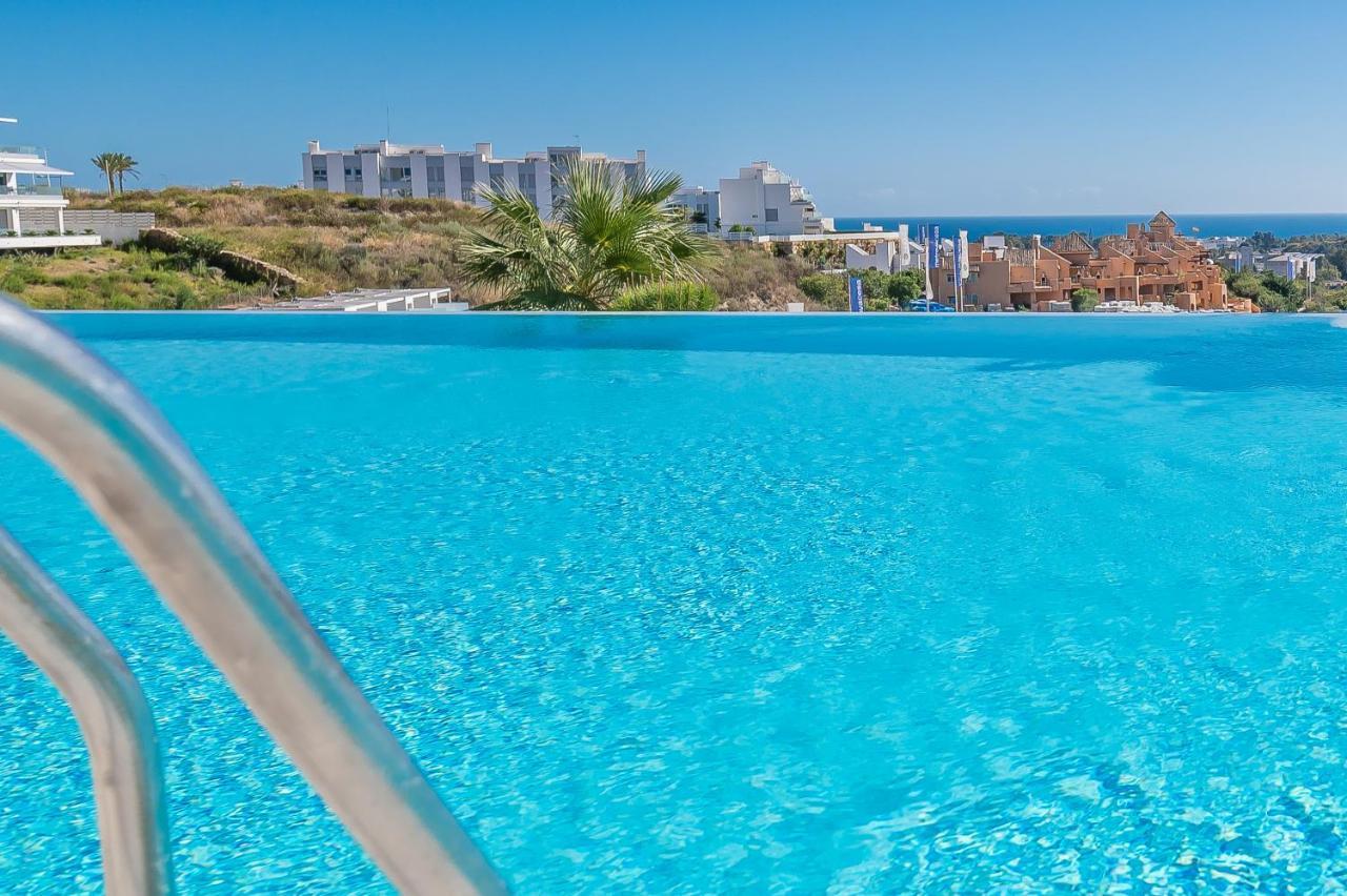 Unique 3-Bdrm Townhouse, Stunning View, Pool & Bbq Apartment Estepona Luaran gambar