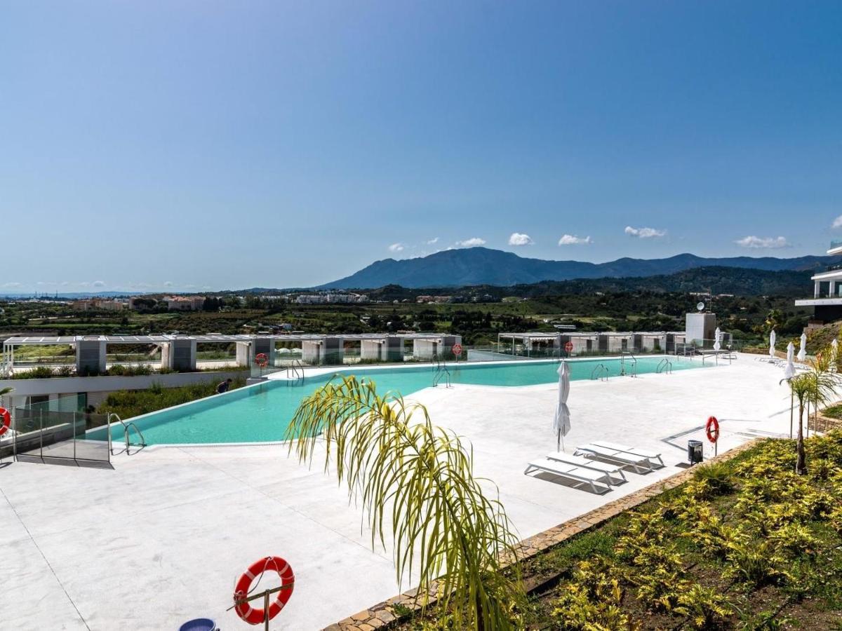 Unique 3-Bdrm Townhouse, Stunning View, Pool & Bbq Apartment Estepona Luaran gambar