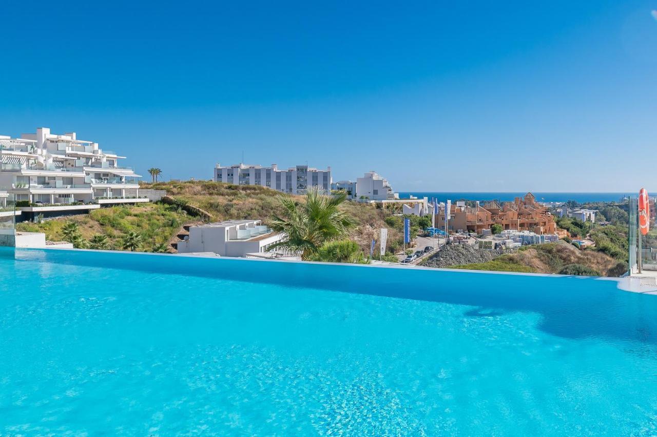 Unique 3-Bdrm Townhouse, Stunning View, Pool & Bbq Apartment Estepona Luaran gambar