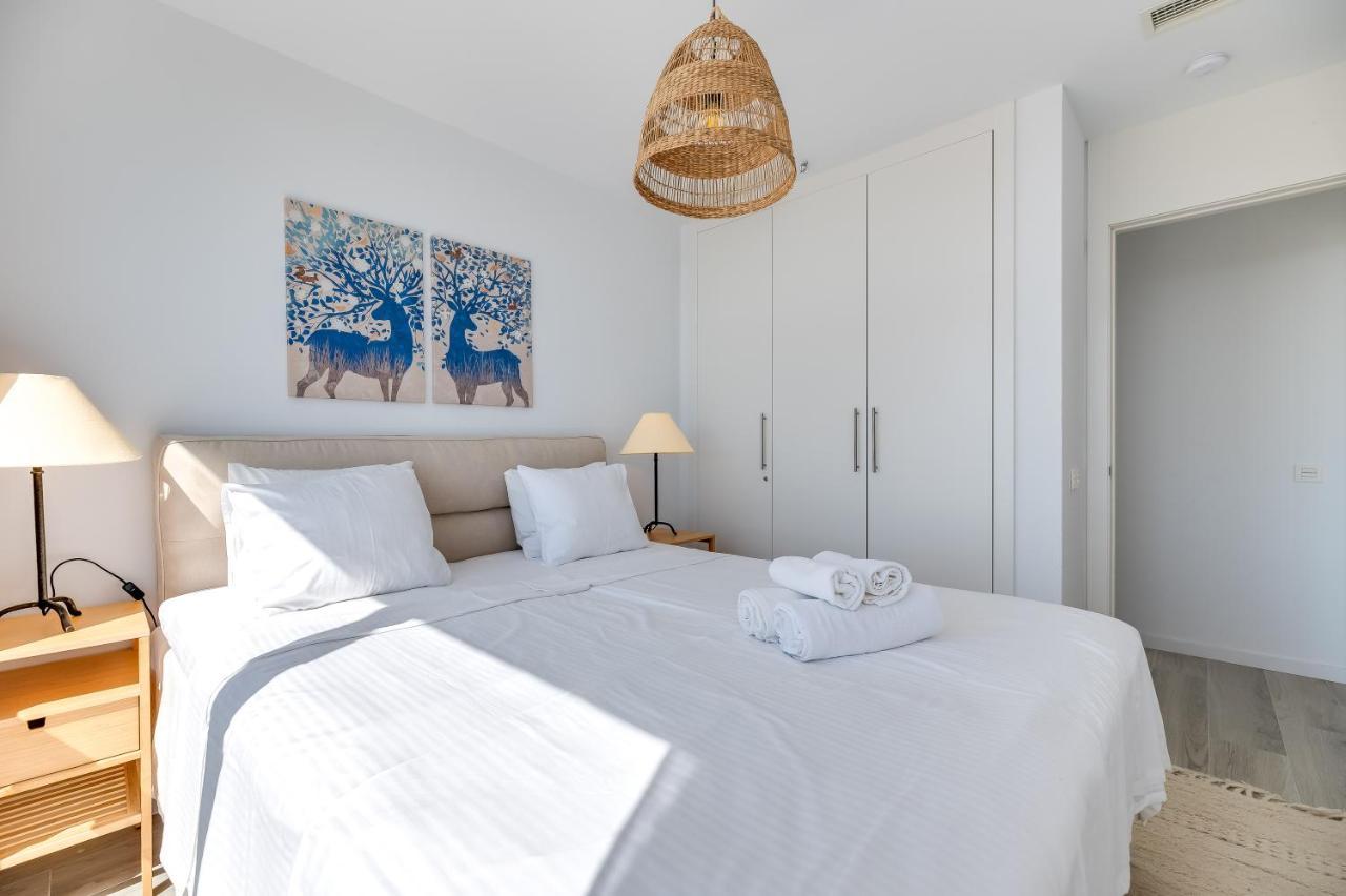 Unique 3-Bdrm Townhouse, Stunning View, Pool & Bbq Apartment Estepona Luaran gambar
