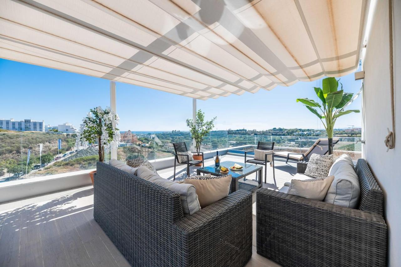 Unique 3-Bdrm Townhouse, Stunning View, Pool & Bbq Apartment Estepona Luaran gambar