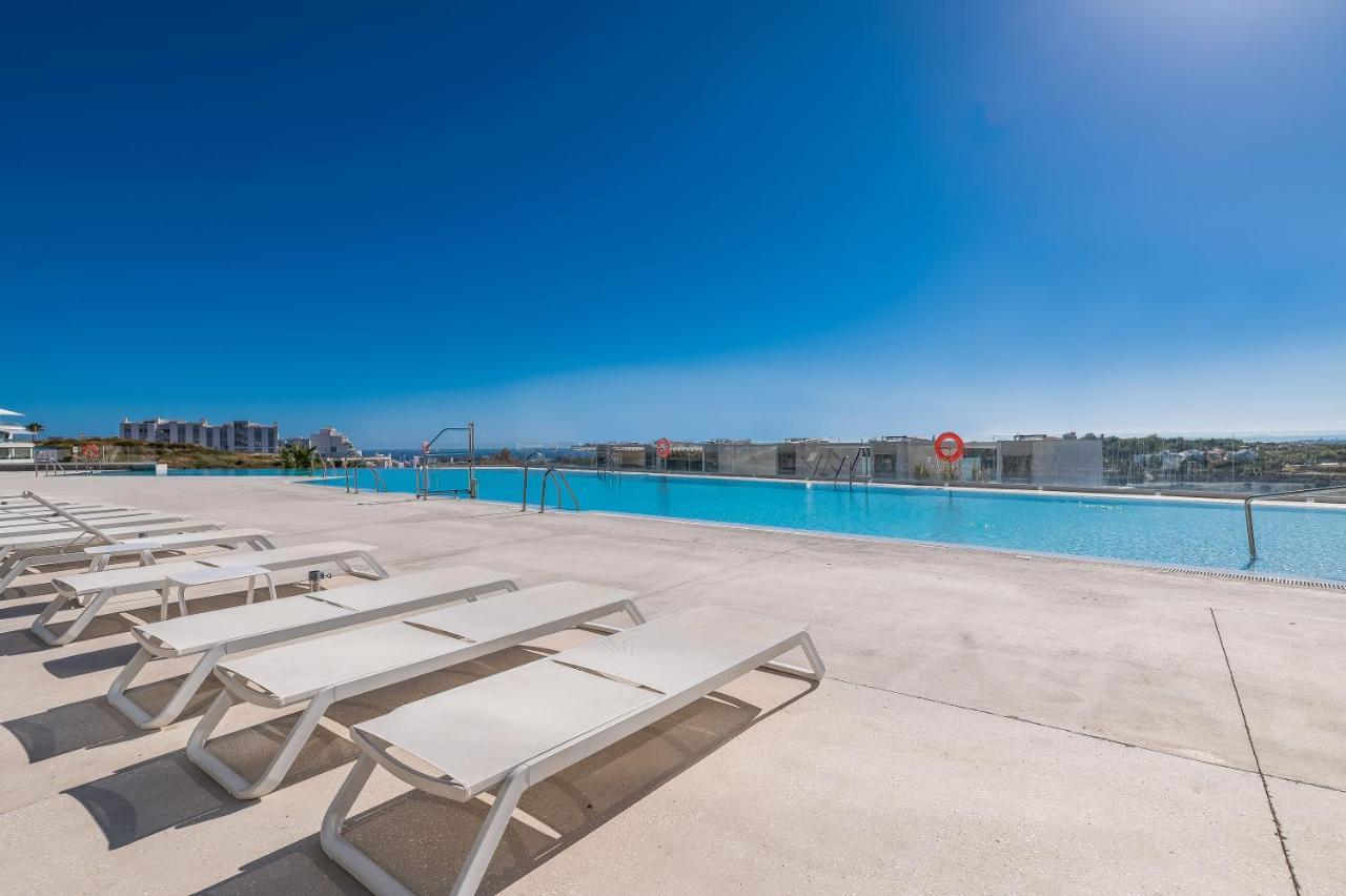 Unique 3-Bdrm Townhouse, Stunning View, Pool & Bbq Apartment Estepona Luaran gambar