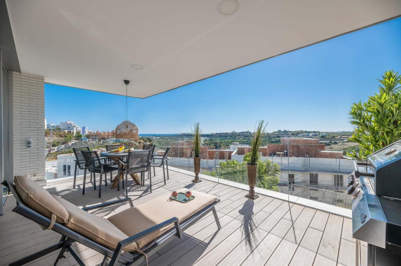 Unique 3-Bdrm Townhouse, Stunning View, Pool & Bbq Apartment Estepona Luaran gambar