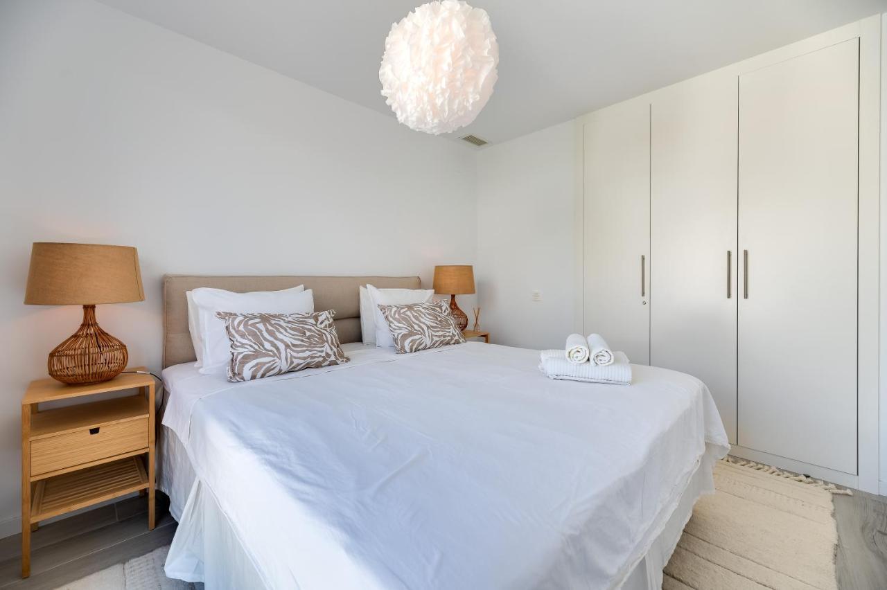 Unique 3-Bdrm Townhouse, Stunning View, Pool & Bbq Apartment Estepona Luaran gambar