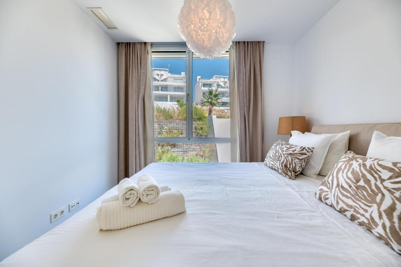 Unique 3-Bdrm Townhouse, Stunning View, Pool & Bbq Apartment Estepona Luaran gambar