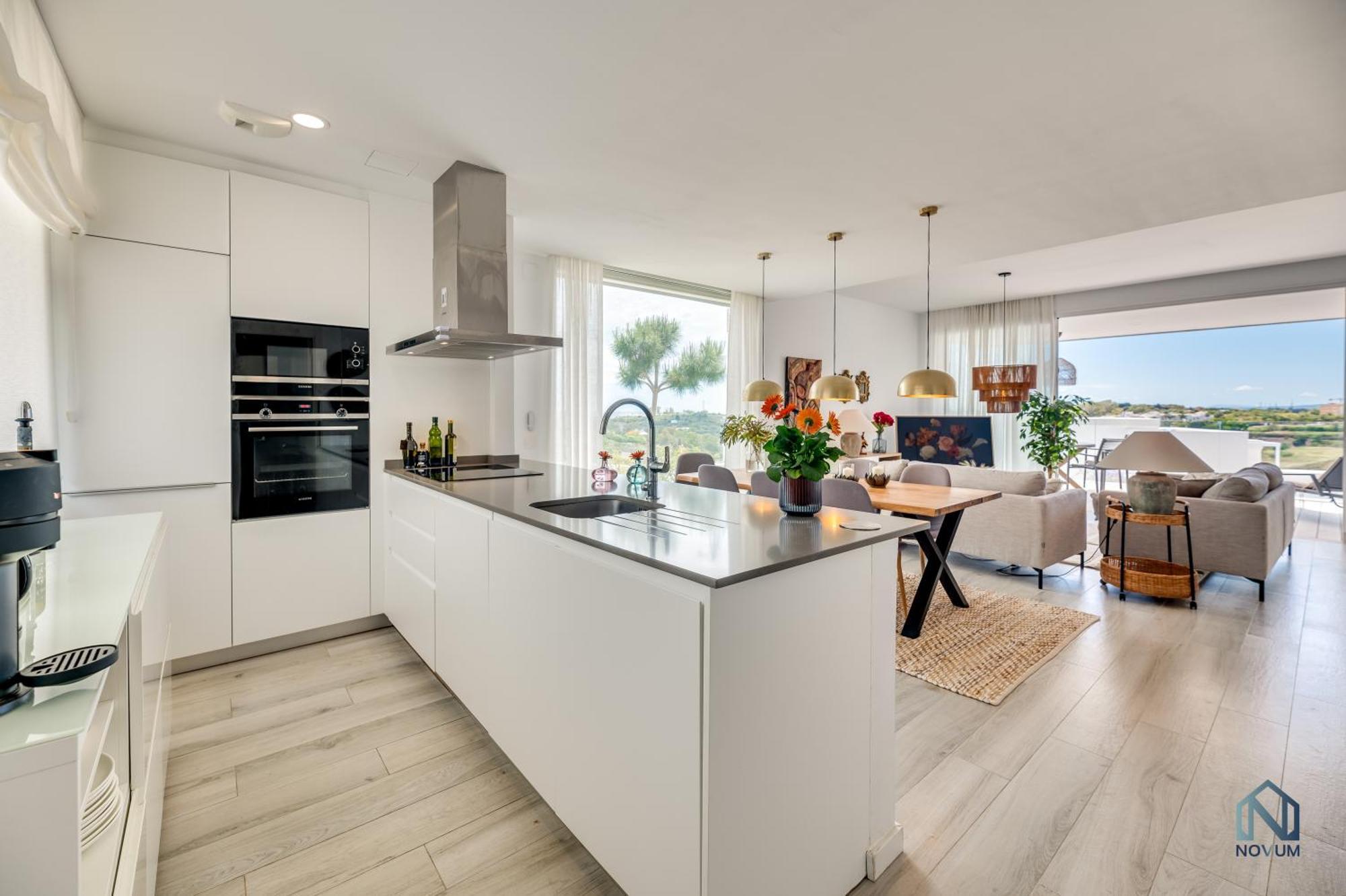 Unique 3-Bdrm Townhouse, Stunning View, Pool & Bbq Apartment Estepona Luaran gambar